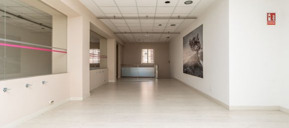 1313m² Commercial property in Leon, Spain No. 29002 27