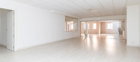 1313m² Commercial property in Leon, Spain No. 29002 39