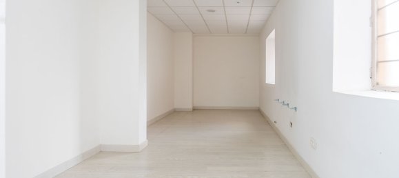 1313m² Commercial property in Leon, Spain No. 29002 6