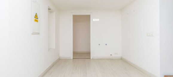 1313m² Commercial property in Leon, Spain No. 29002 5