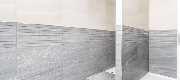 1313m² Commercial property in Leon, Spain No. 29002 13