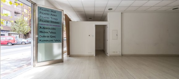 1313m² Commercial property in Leon, Spain No. 29002 23