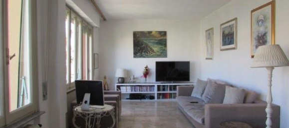 6 rooms Apartment in Arezzo, Italy No. 234021 2