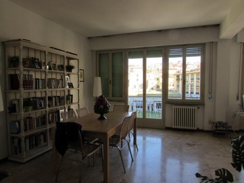 6 rooms Apartment in Arezzo, Italy No. 234021