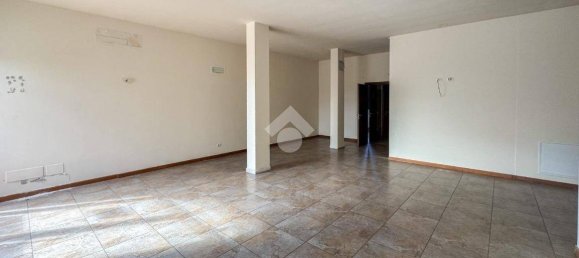 2غرفة عقار تجاري في Alseno, Italy رقم 304012 3