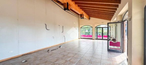 2غرفة عقار تجاري في Alseno, Italy رقم 304012 2