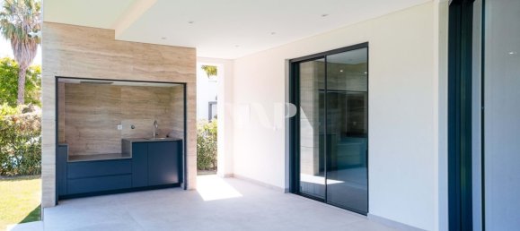 4 bedrooms Villa in Quarteira, Portugal No. 104242 9