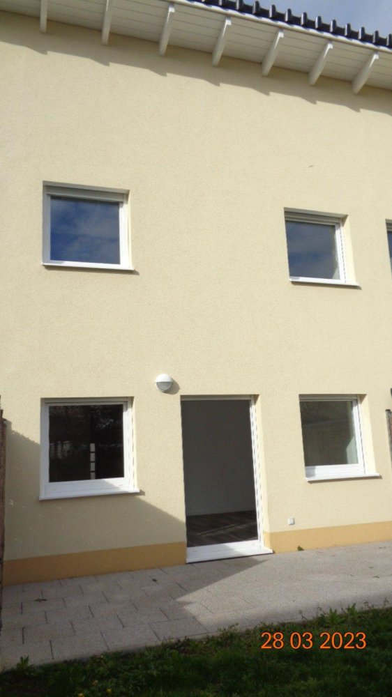 3 chambres Maison de ville à Burgenlandkreis, Germany No. 286047