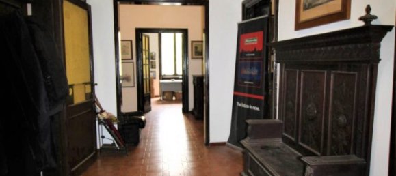 6 bedrooms Apartment in Rome, Italy No. 200792 15