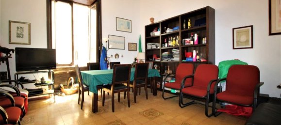 6 bedrooms Apartment in Rome, Italy No. 200792 2