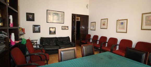 6 bedrooms Apartment in Rome, Italy No. 200792 3