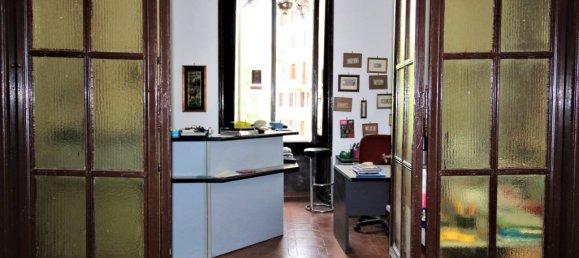 6 bedrooms Apartment in Rome, Italy No. 200792 9