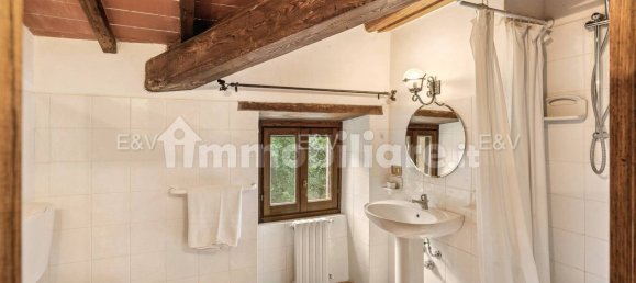 2 bedrooms House in Talla, Italy No. 274164 10