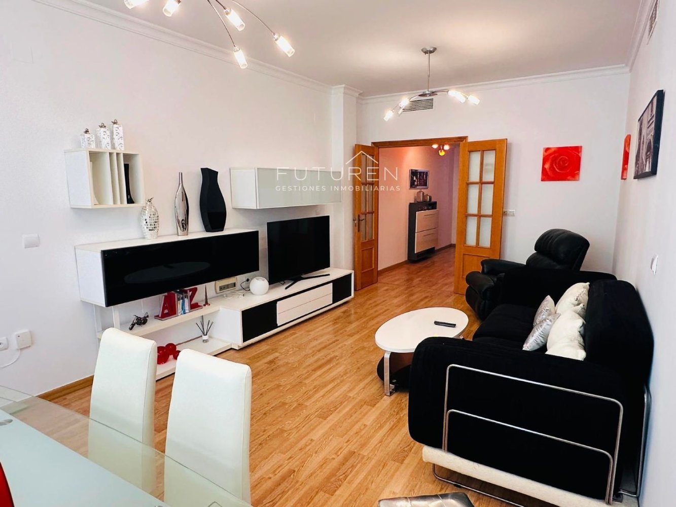 3 غرف نوم شقة في La Linea de la Concepcion, Spain رقم 203489