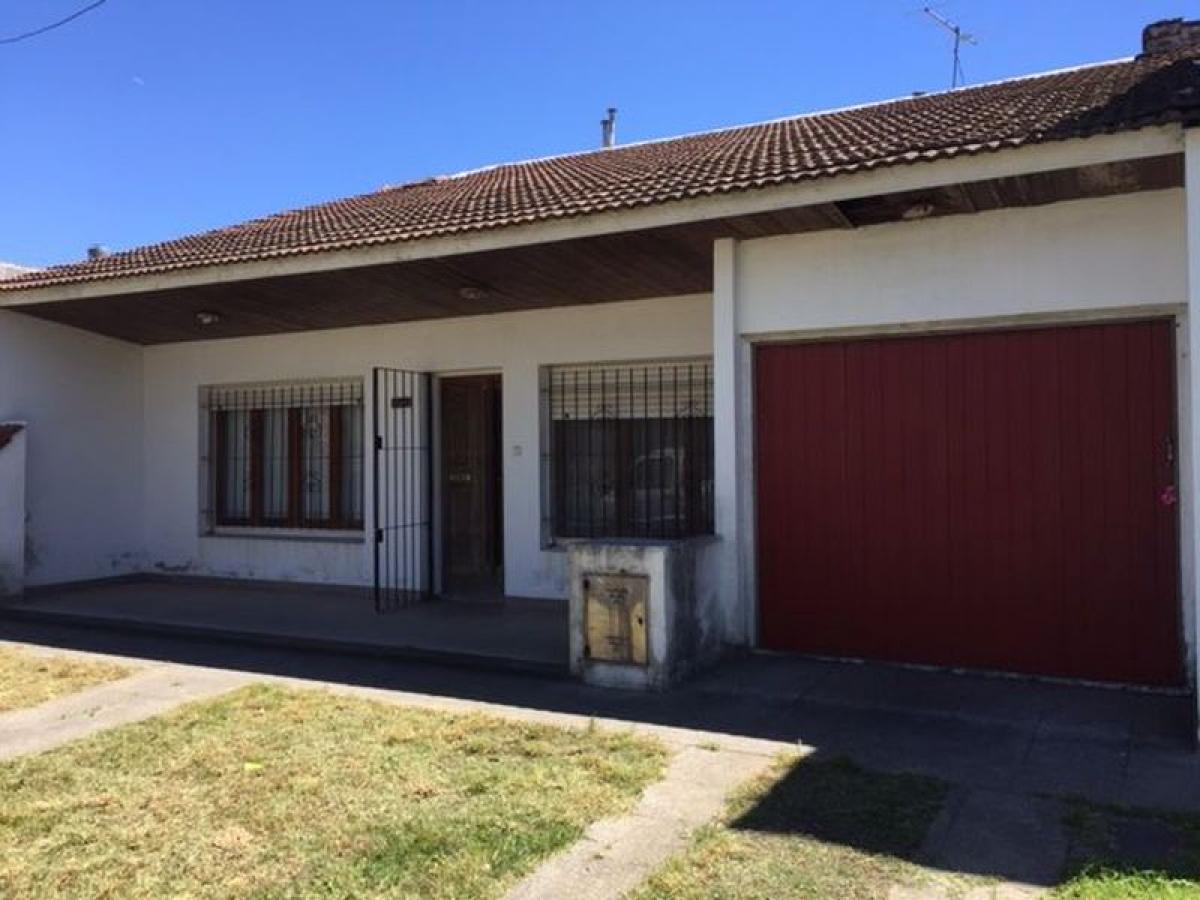 2 bedrooms House in Mar del Plata, Argentina No. 83887