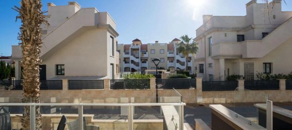 2 bedrooms Townhouse in Alicante, Spain No. 190538 4