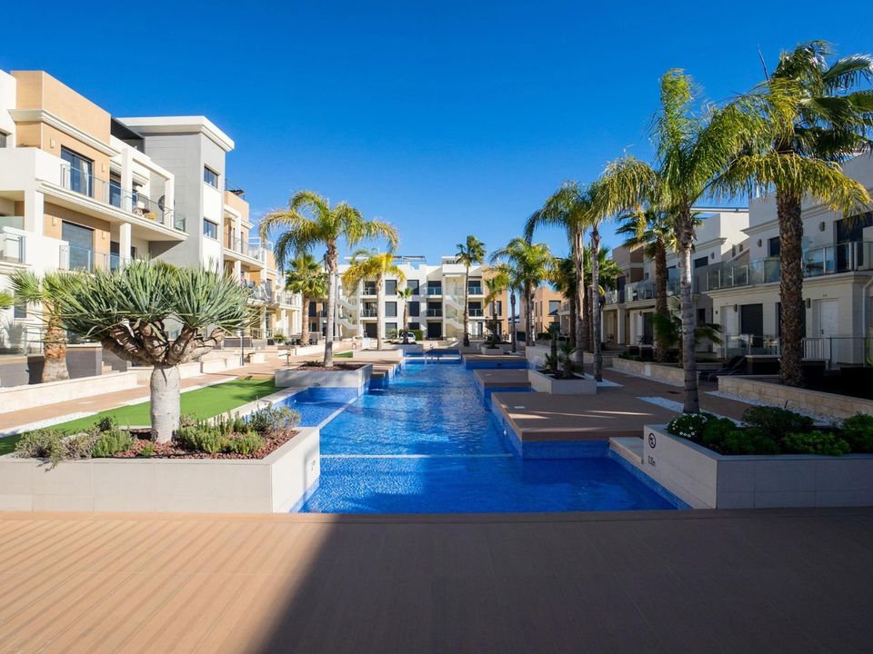 2 bedrooms Townhouse in Alicante, Spain No. 190538