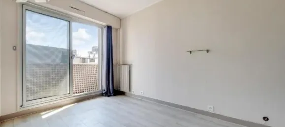 1 bedroom Apartment in Paris, France No. 323556 7