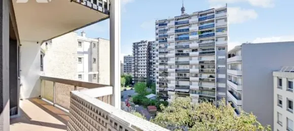 1 bedroom Apartment in Paris, France No. 323556 2
