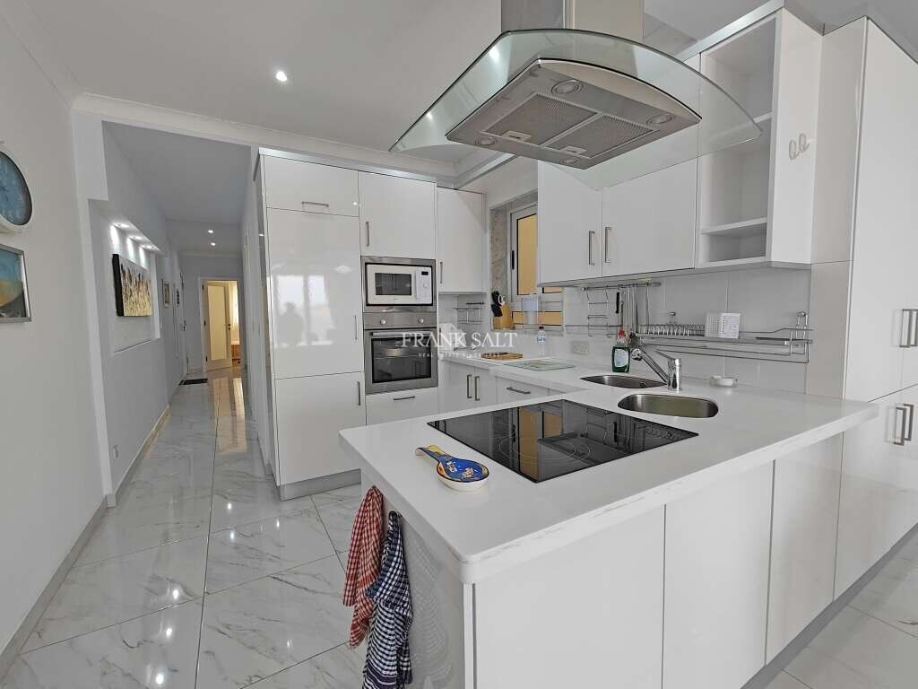 Apartamento de 2 dormitorios en Saint Paul's Bay, Malta No. 4070