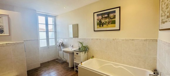 3 bedrooms House in Lauzun, France No. 335874 8