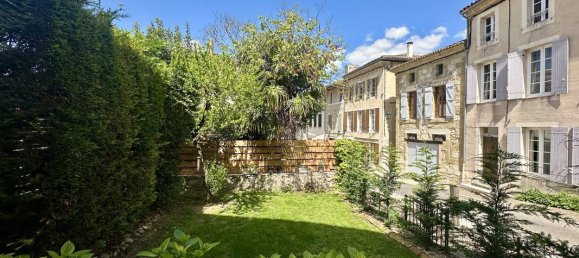 3 bedrooms House in Lauzun, France No. 335874 2