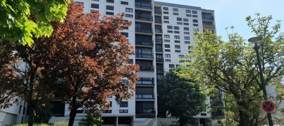 2 bedrooms Apartment in L'Hay-les-Roses, France No. 182235 2