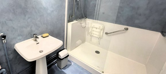 2 bedrooms Apartment in L'Hay-les-Roses, France No. 182235 7