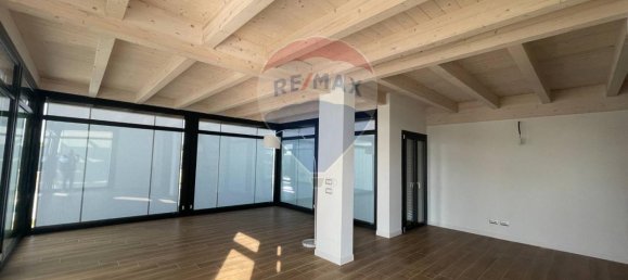 Квартира с 3 комнатами в Непи, Италия № 156151 10