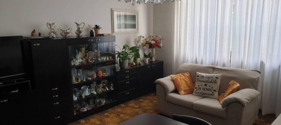 3غرفة شقة في Parabiago, Italy رقم 38120 17