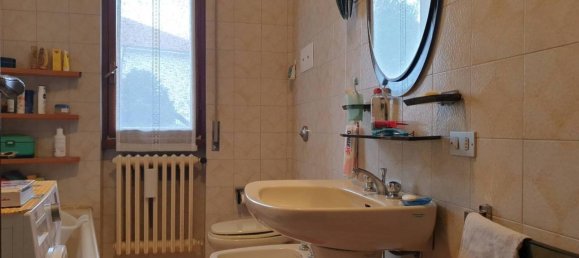 3غرفة شقة في Parabiago, Italy رقم 38120 25