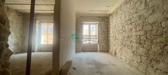 4 rooms House in Chiaramonte Gulfi, Italy No. 261345 6