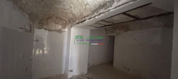 4 rooms House in Chiaramonte Gulfi, Italy No. 261345 14