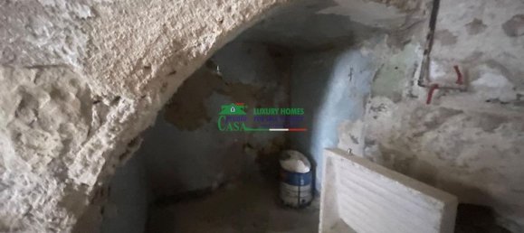 4 rooms House in Chiaramonte Gulfi, Italy No. 261345 15