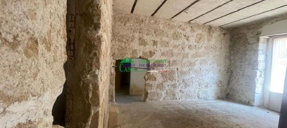 4 rooms House in Chiaramonte Gulfi, Italy No. 261345 5