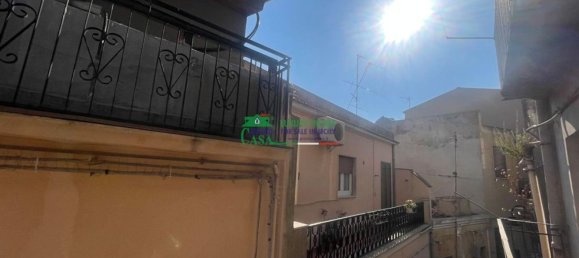 4 rooms House in Chiaramonte Gulfi, Italy No. 261345 22