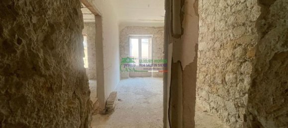 4 rooms House in Chiaramonte Gulfi, Italy No. 261345 4