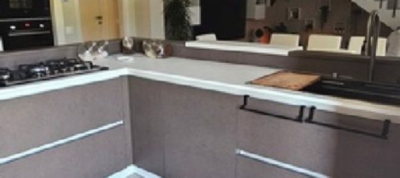 6 غرف نوم منزل ذو طابقين في Osimo, Italy رقم 314548 15