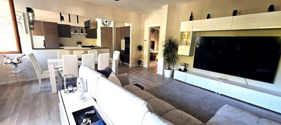 6 غرف نوم منزل ذو طابقين في Osimo, Italy رقم 314548 10