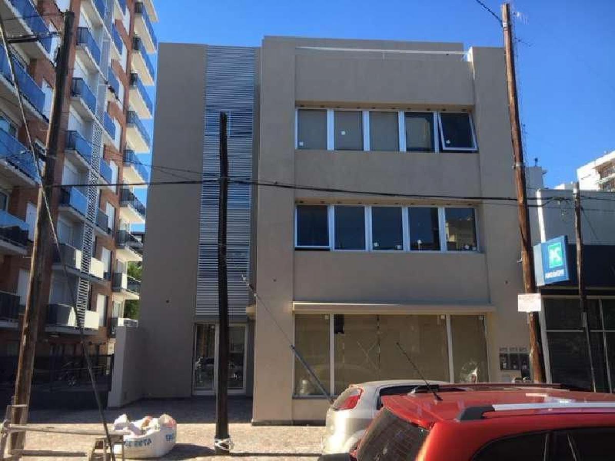 300m² Office in San Isidro, Argentina No. 26906