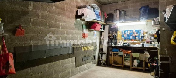 18m² Garage in Bologna, Italy No. 122827 4