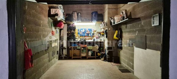 18m² Garage in Bologna, Italy No. 122827 2