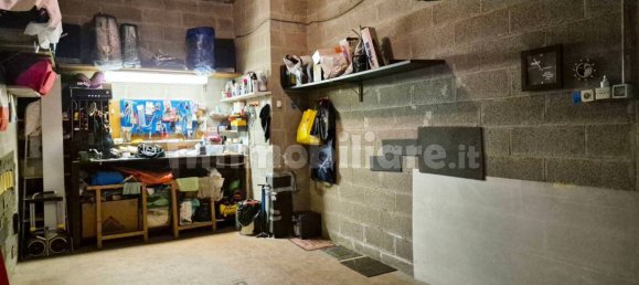 18m² Garage in Bologna, Italy No. 122827 3