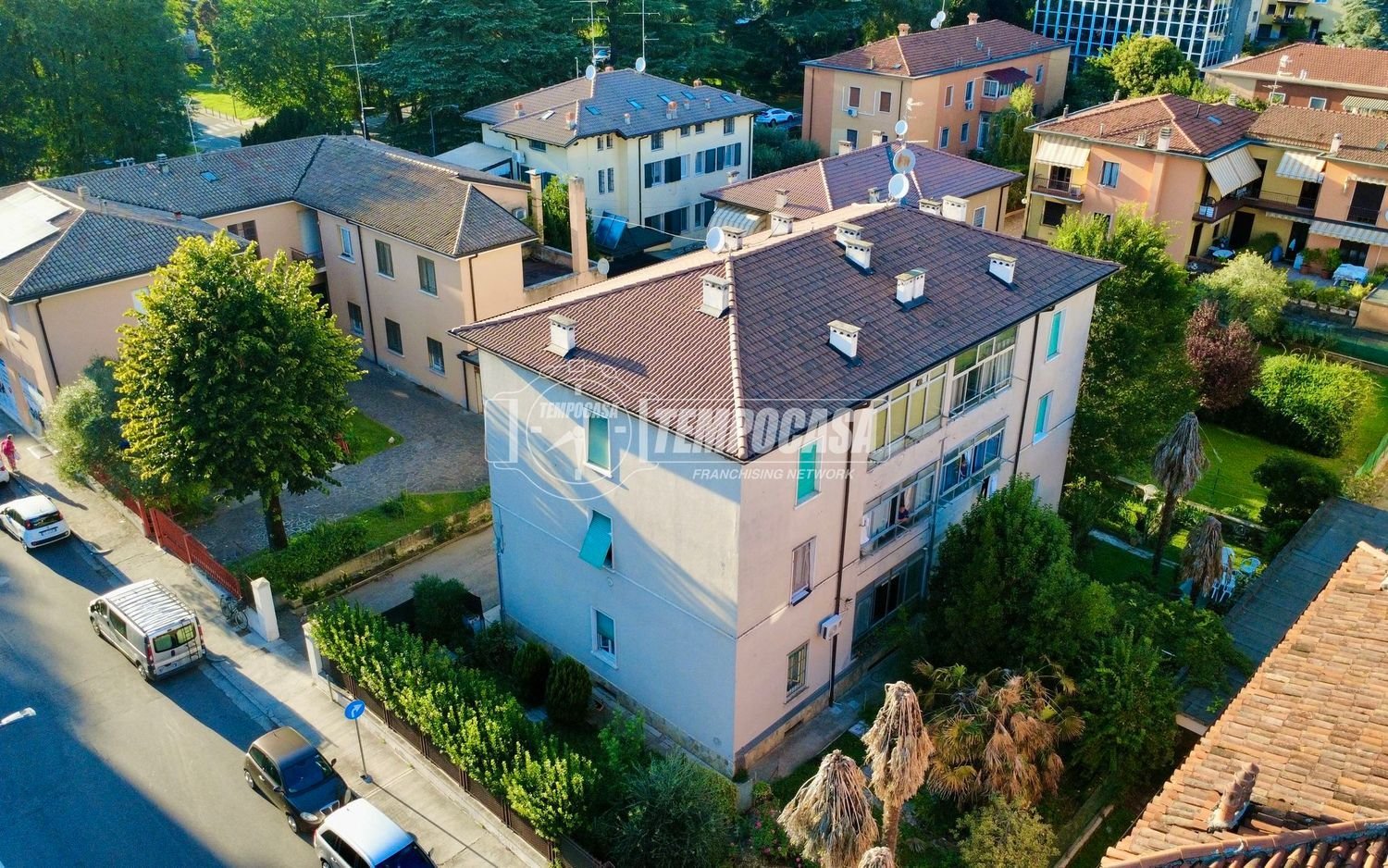 4 bedrooms Apartment in Brescia, Italy No. 364294