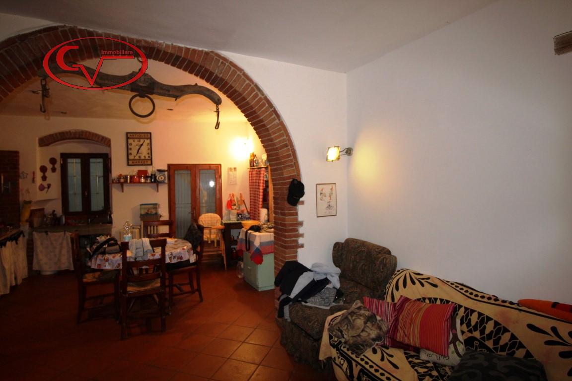 Квартира с 6 комнатами в Бучине, Италия № 236489