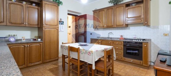 6 rooms Apartment in Palermo, Italy No. 40111 4