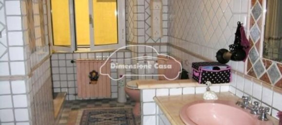 7 rooms Apartment in Lucca, Italy No. 11962 11