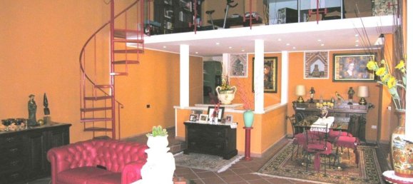 7 rooms Apartment in Lucca, Italy No. 11962 14