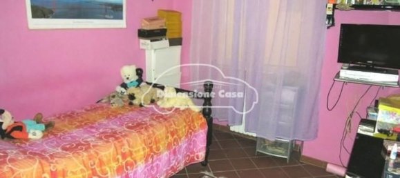 7 rooms Apartment in Lucca, Italy No. 11962 10