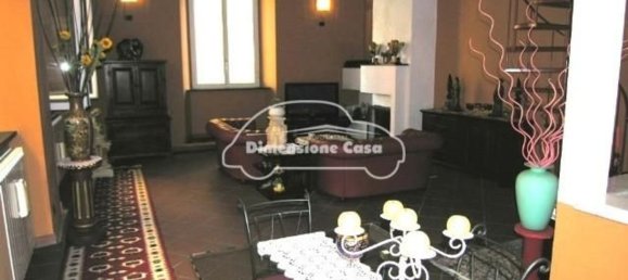 7 rooms Apartment in Lucca, Italy No. 11962 4